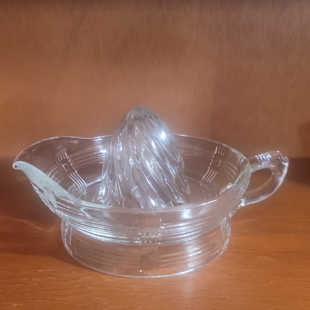 Hazel-Atlas  Citrus Juicer "Criss Cross Pattern" Made In USA